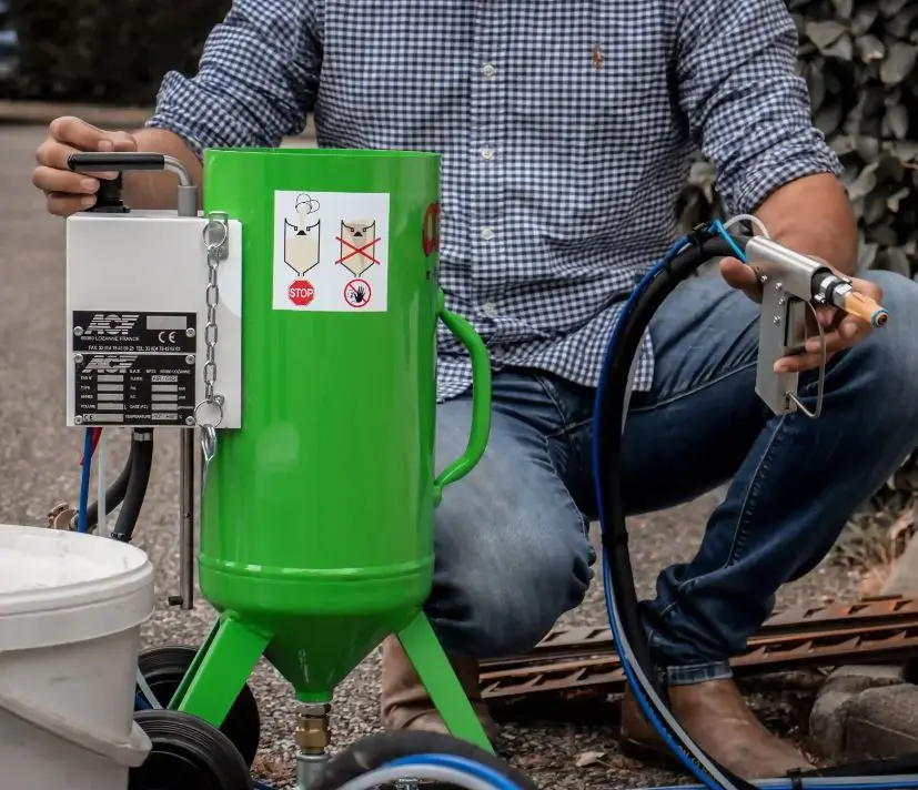 AKEMI AFPLAKTAPE VOOR STEEN 50MM X 50 METER