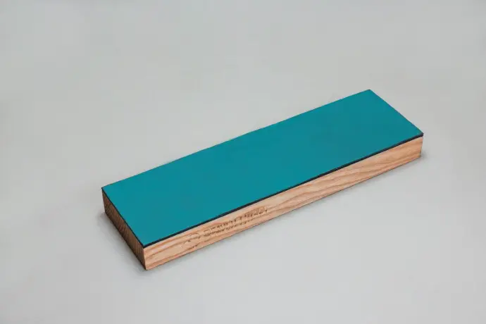 BOIS PAR BEAVERCRAFT / PADDLE STROP EN CUIR 1 FACE AVEC COMPOUND ET COMPOSE DE POLISSAGE P1