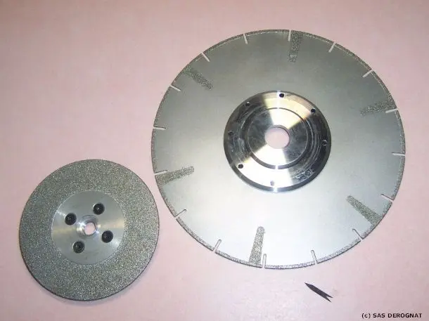 DISQUE COUPE ET PONCE D230MM + FLASQUE 22,2