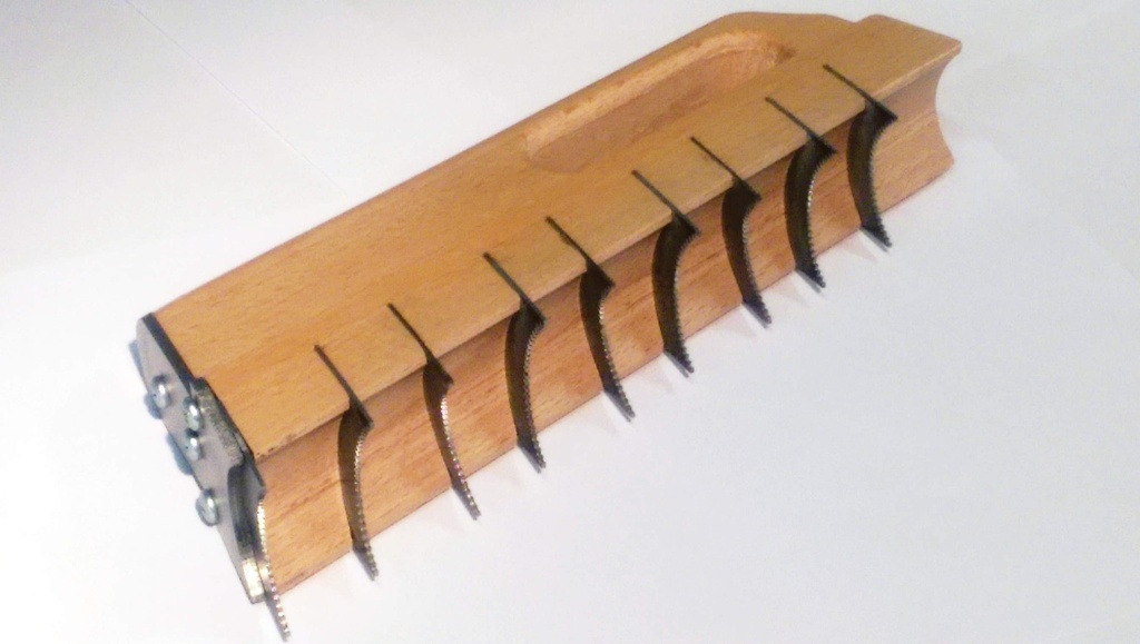 J/CHEMIN DE FER CREUX A DENTS 250X30