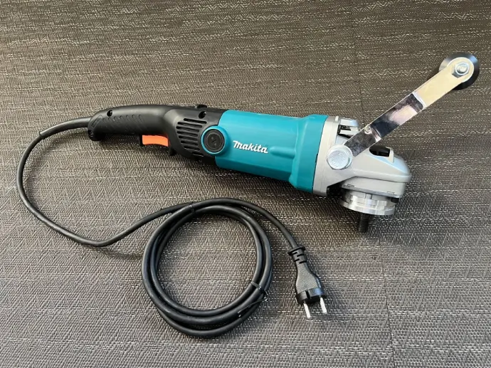 MAKITA * BOUCHARDEUSE PONCEUSE SA7000C 1600 W AVEC POIGNEE EN BOUT * 1500 à 4000 tr/mn