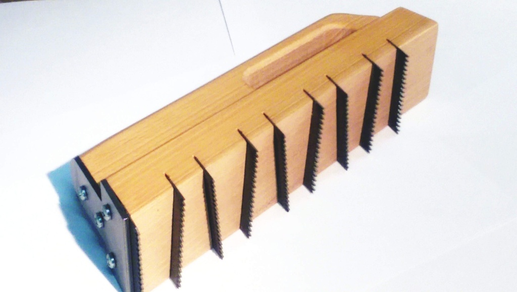 J/CHEMIN DE FER DROIT A DENTS