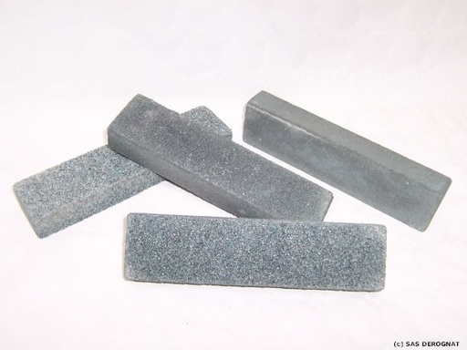 [BRIQ191] BRIQUETTE CARBURE 25 x 50 x 200 mm GRAIN