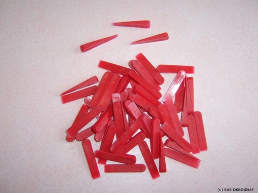 [COIN250] COIN POSE ROUGE PETIT MODELE ETROIT PENTE 0 à 5 mm 5 x 30 mm * sachet de 250 